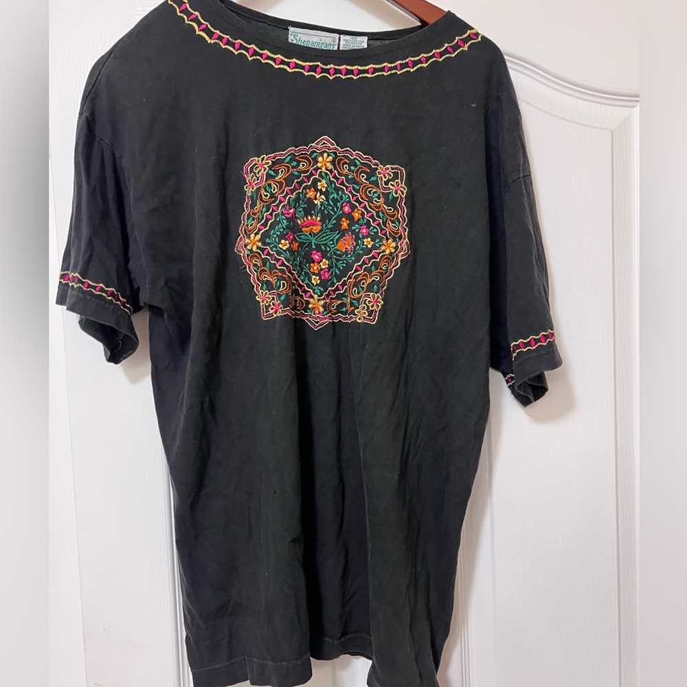 Rare! Embroidered Black Tribal Floral Top - 70s VTG - Men’s Medium